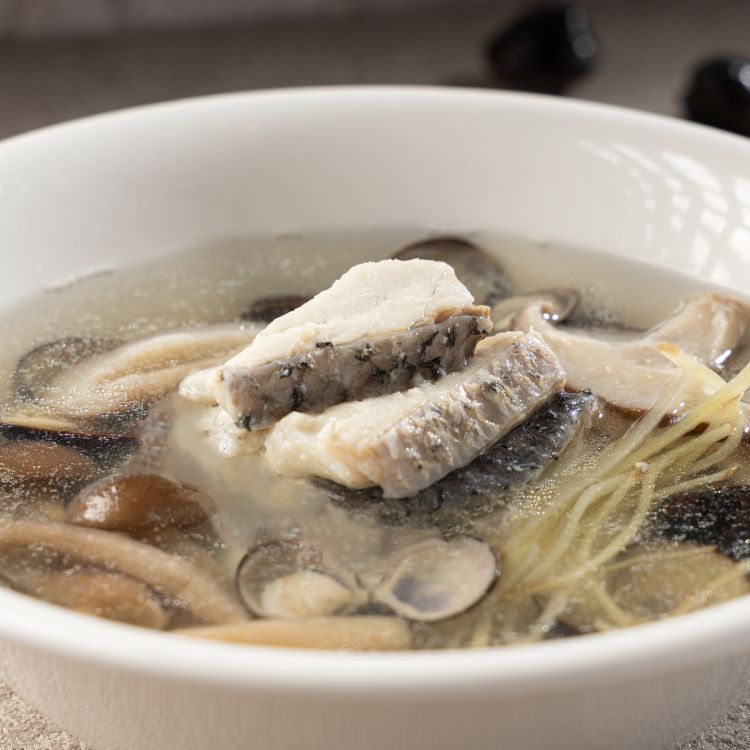 鱸魚黑蜆姑姑湯  大尾鱸魚